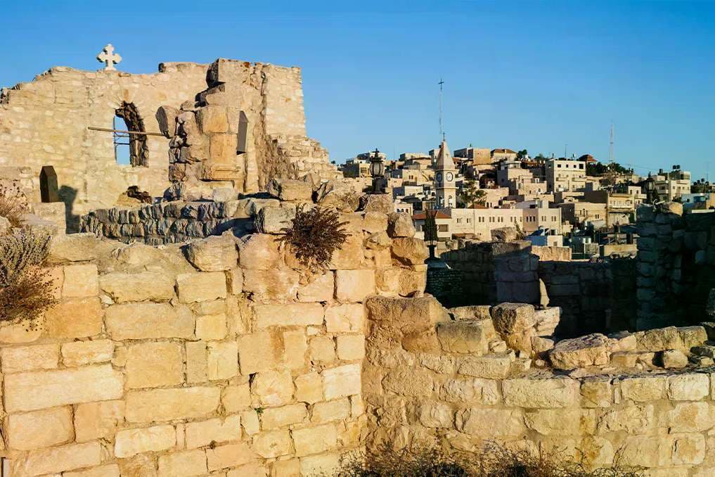 West Bank Christian village attacked by Israeli settlers, gate imposed at entrance, Catholic apostolate reports