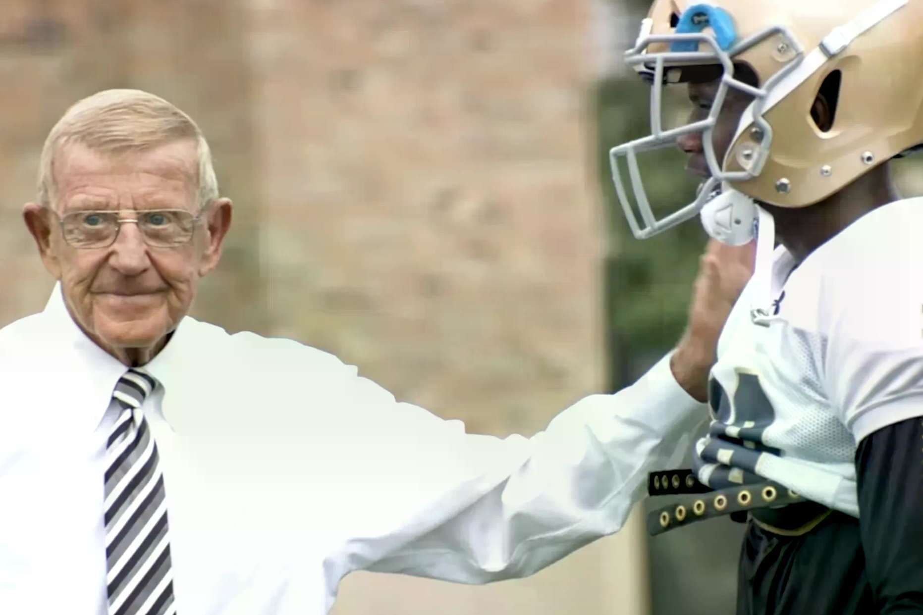 Legendary Notre Dame football coach Lou Holtz dies at 89