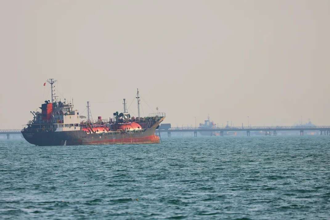 Iran War Day 31: Trump threatens Iran’s civilian infrastructure over Hormuz, but reportedly tells aides he is willing to end war with Strait still in Iranian control