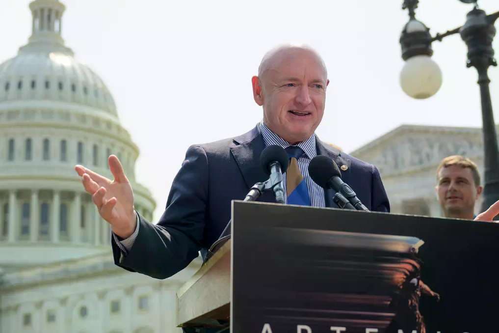 Navy submits report on possible discipline of Democratic senator over ‘illegal orders’ video