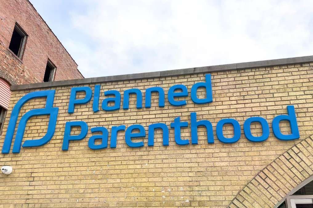 Report: Trump administration extends Biden-era Planned Parenthood funding another year