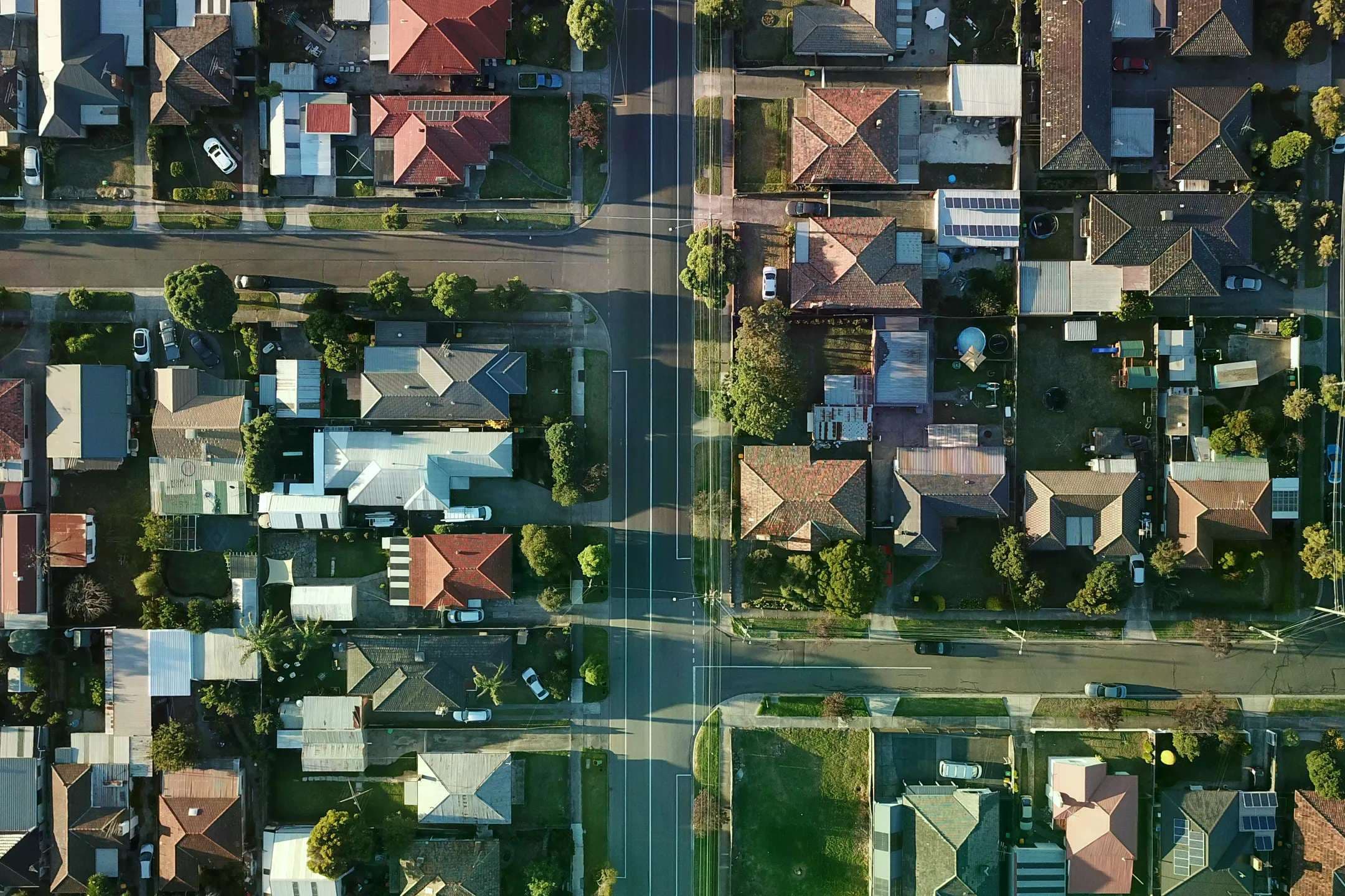 Mortgage rates drop below 6%, reaching lowest level since 2022