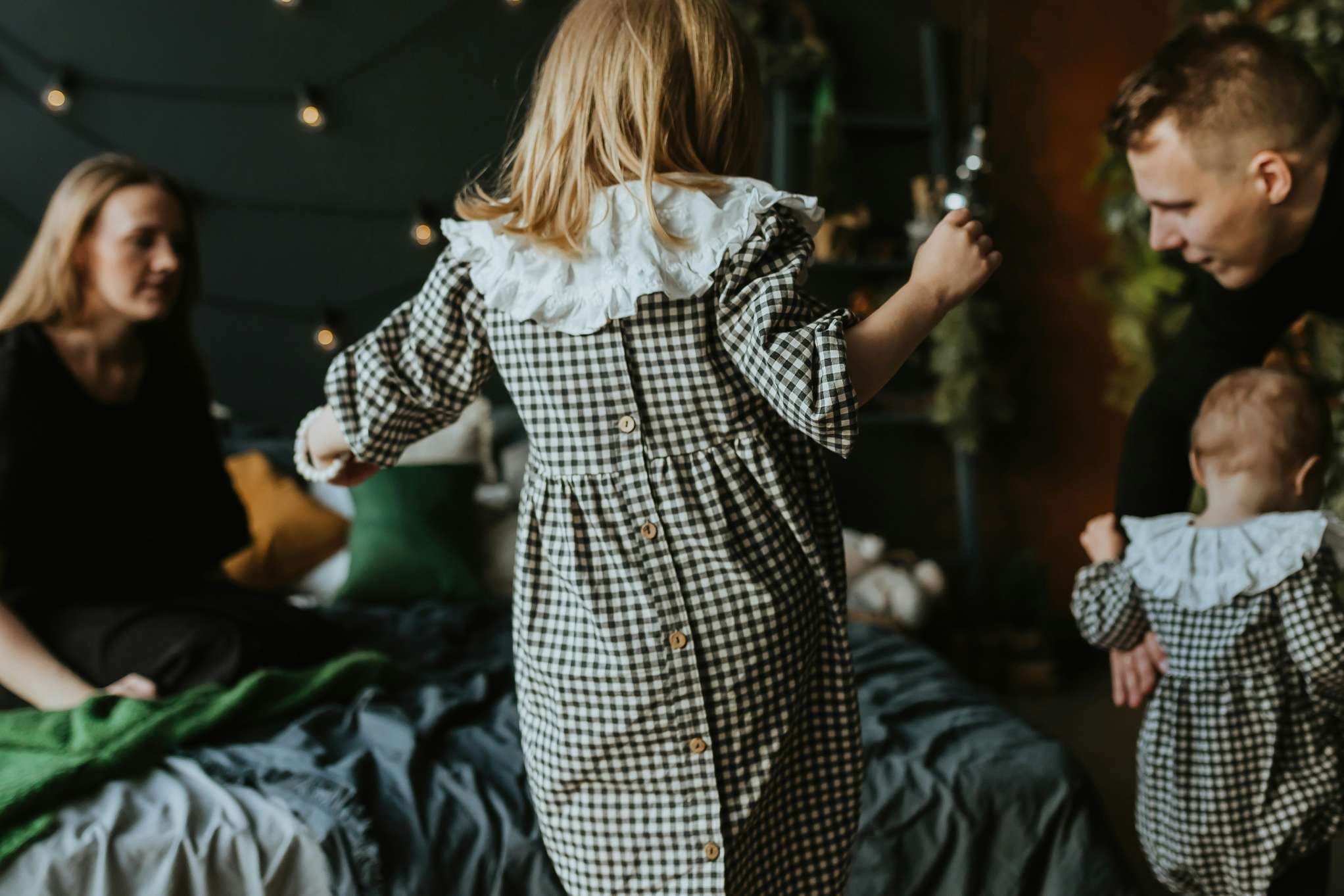 Family holiday outfits made simple (kids and parents)