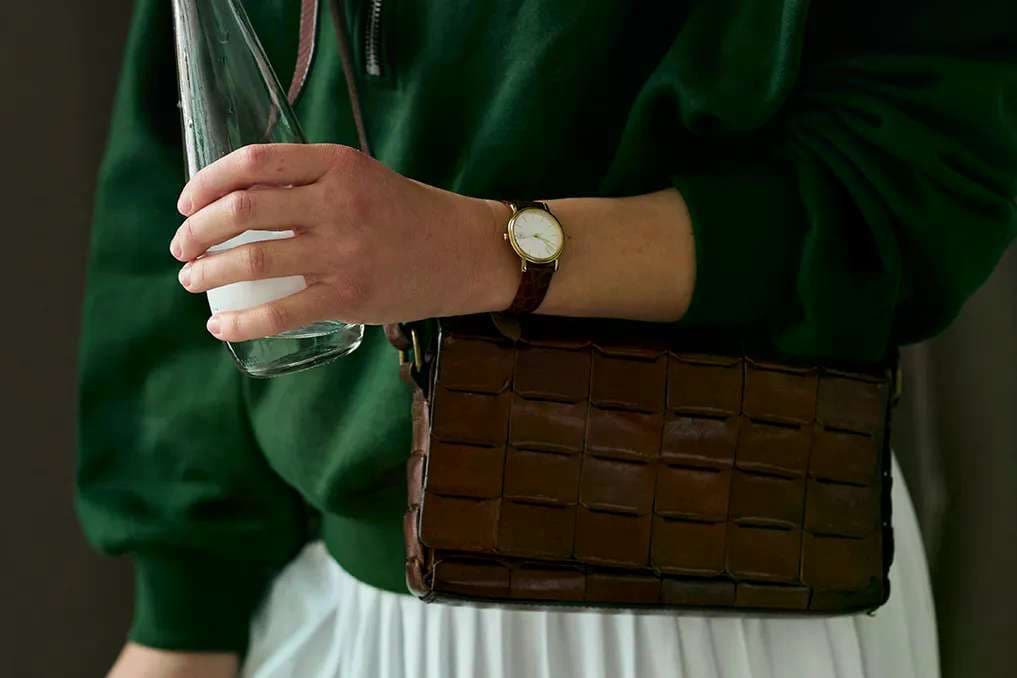 What handbag do I bring to this?