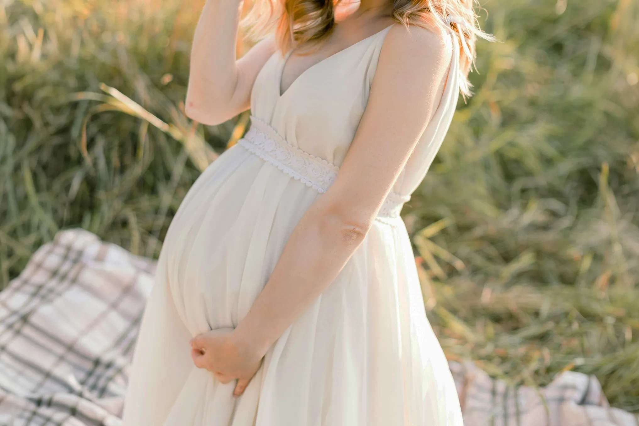 Creating a mom-iform: How to build a capsule wardrobe for pregnancy, postpartum, and beyond