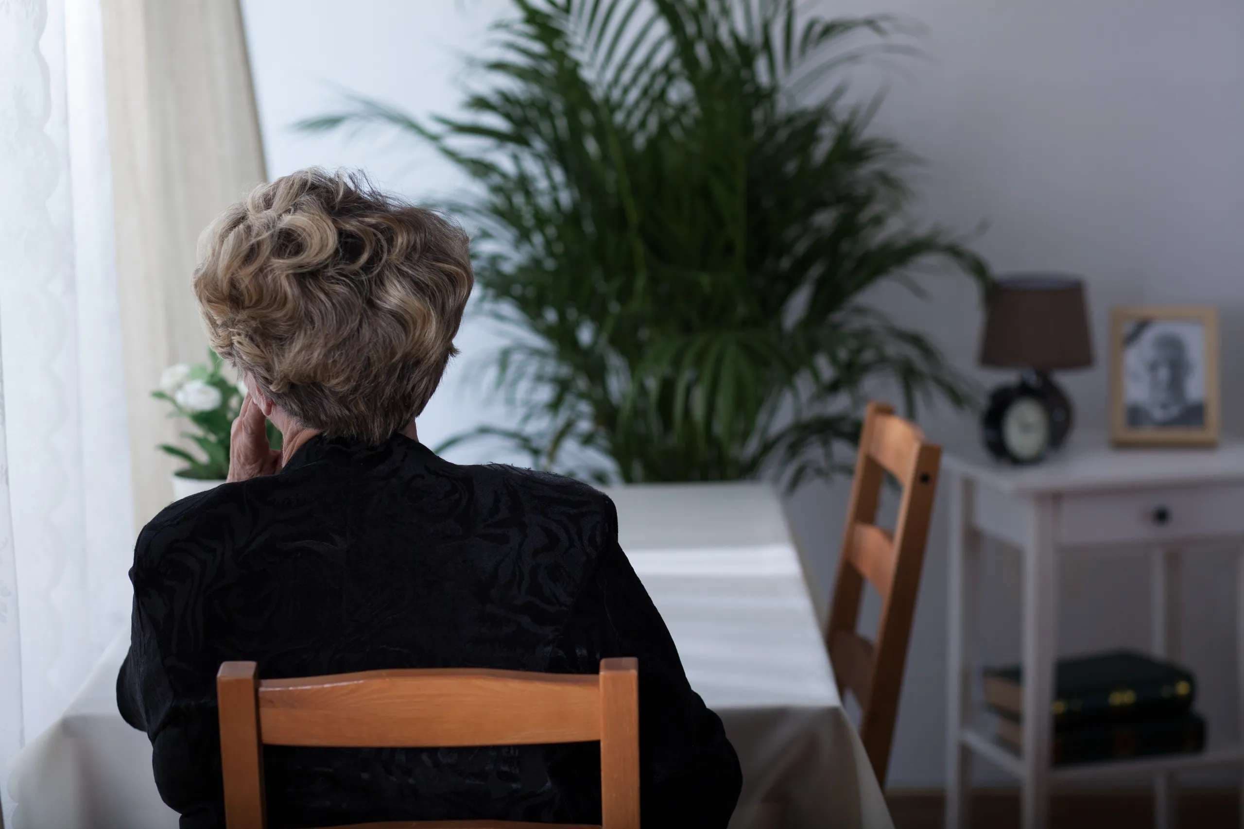 Study finds childlessness exacerbates loneliness among aging communities