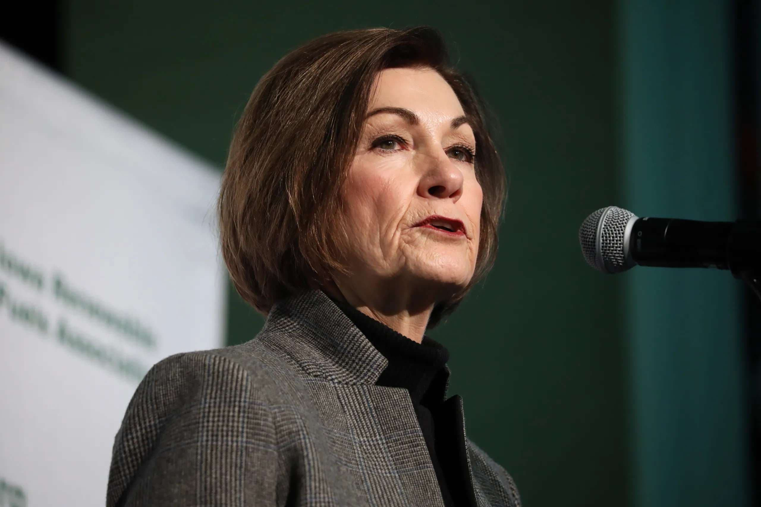 Iowa governor signs bills protecting medical conscience rights, students’ free speech, religious liberty