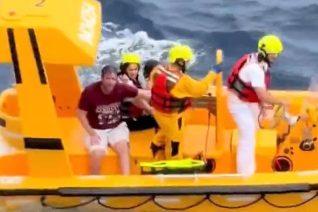 On Disney cruise, father jumps overboard to save 4-year-old daughter who fell into the ocean