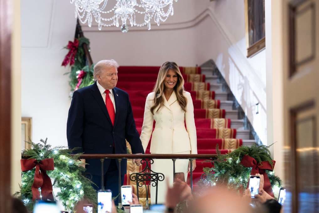 Trump grants federal workers Christmas Eve and day after Christmas off