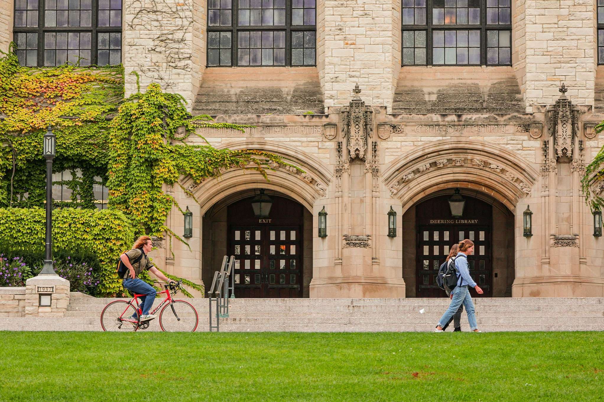 7 ways to stay connected with your kids when they go to college