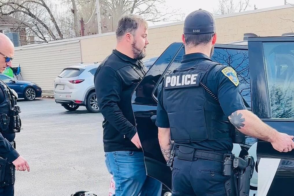 Ohio pro-lifer arrested for ‘annoying’ those outside abortion facility by preaching gospel