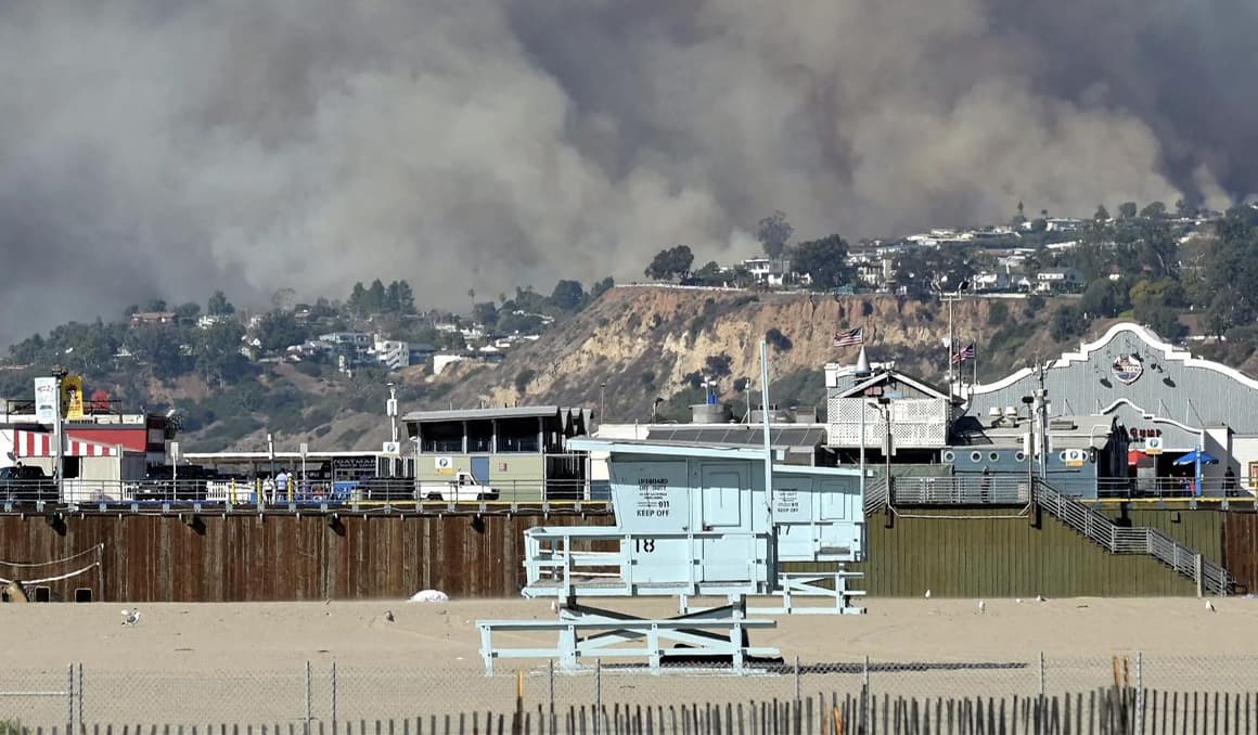 Los Angeles Catholic churches open doors to families fleeing fires