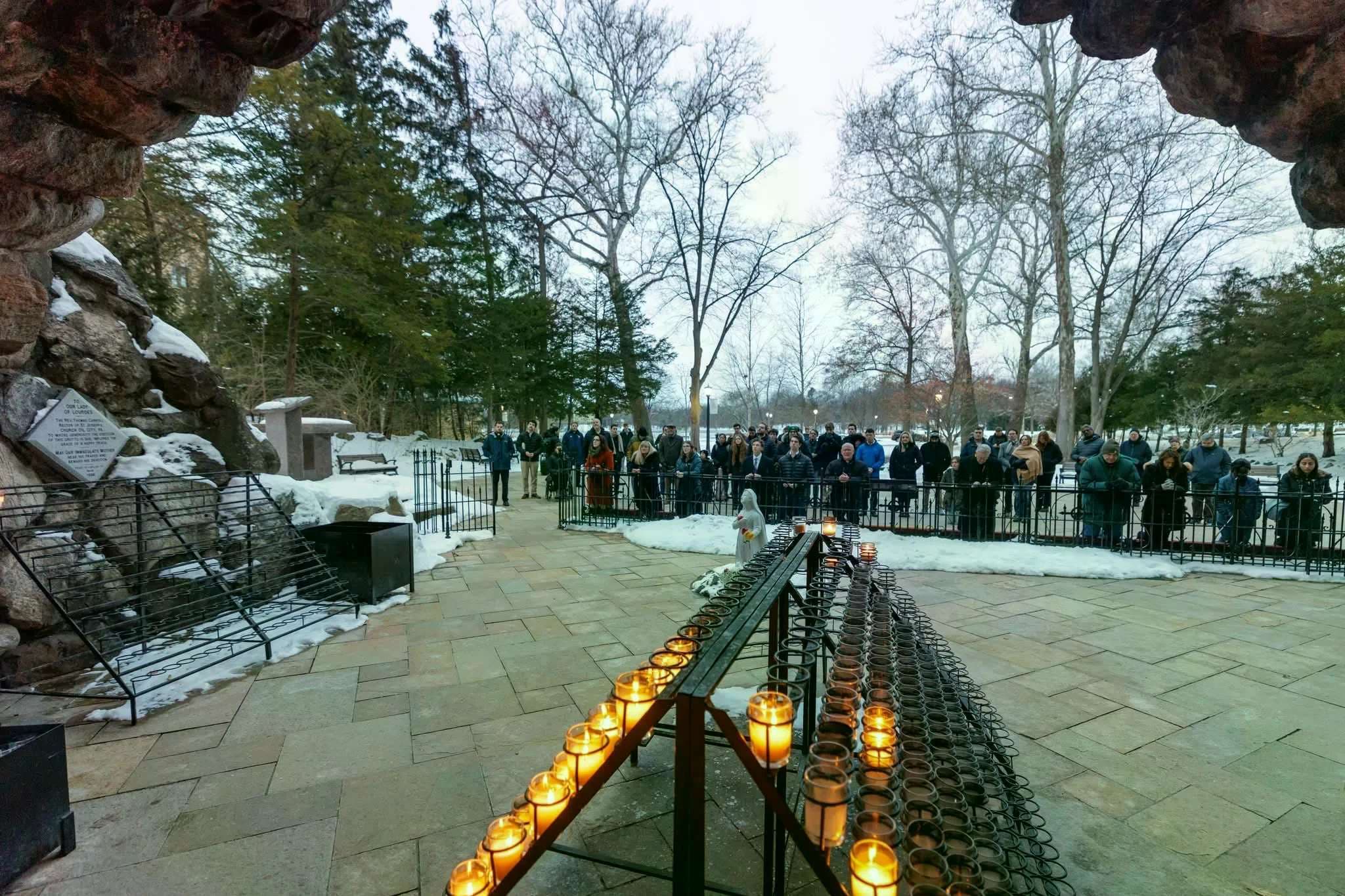 Bishop Rhoades leads students in Rosary at Notre Dame grotto to pray for school’s Catholic identity