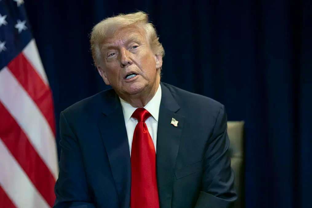 Trump meets with Syria’s former jihadist president at White House