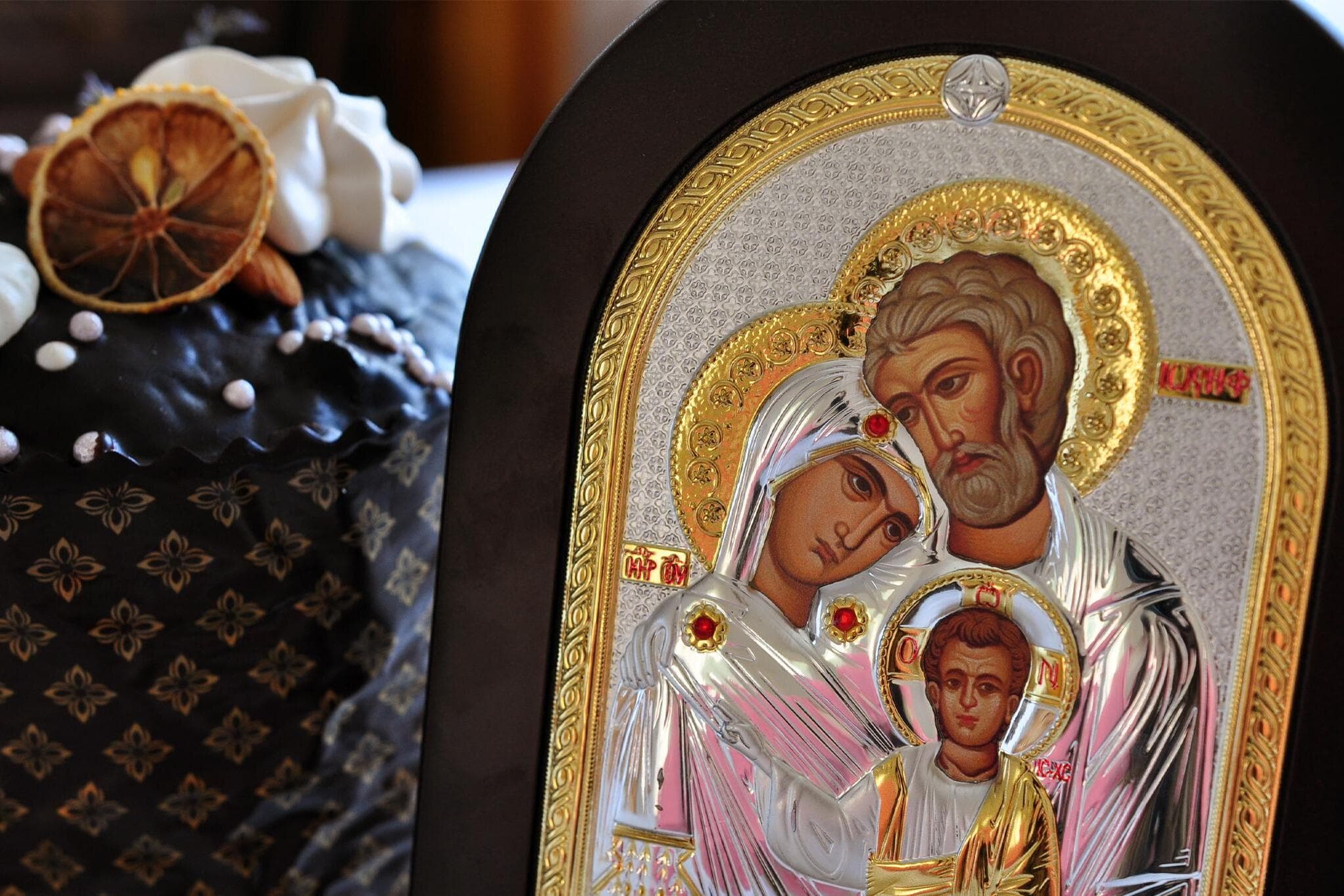 Creating a Fall-fab (Catholic) home: Ideas for your space to reflect your faith