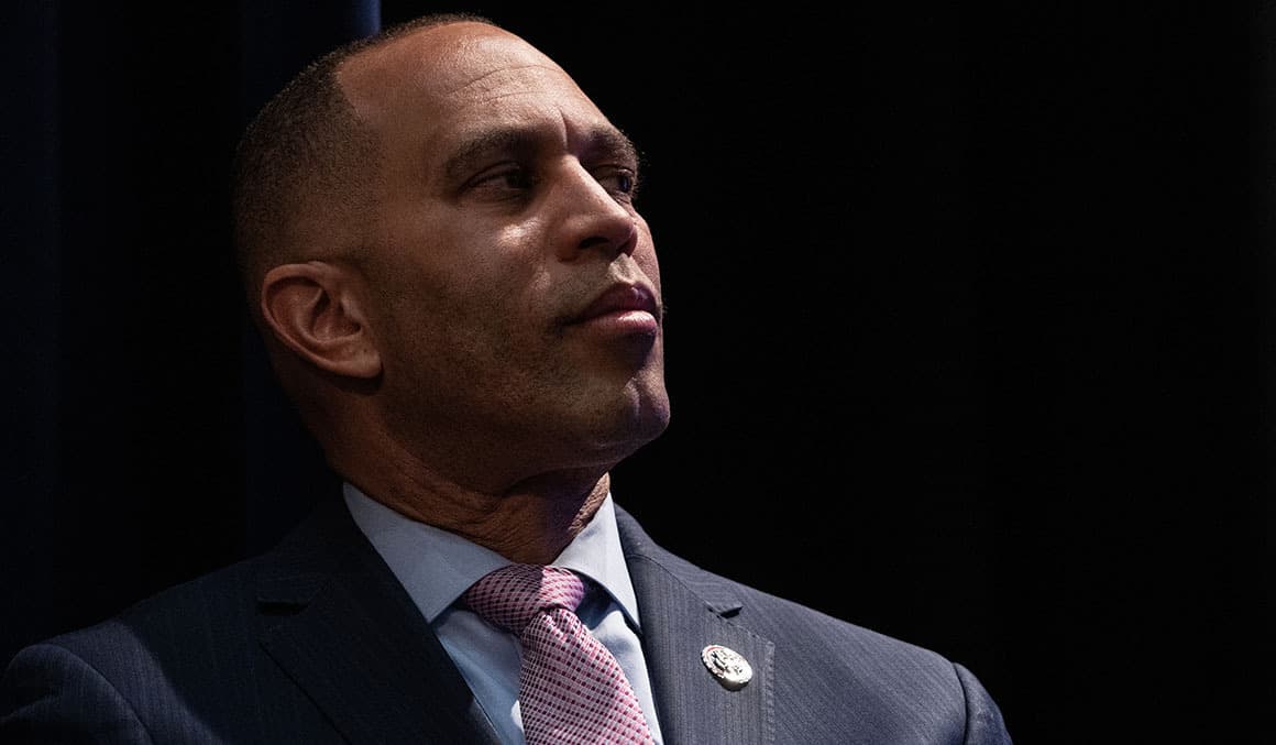 Democrats urge end to El Salvador trips over MS-13 deportee case