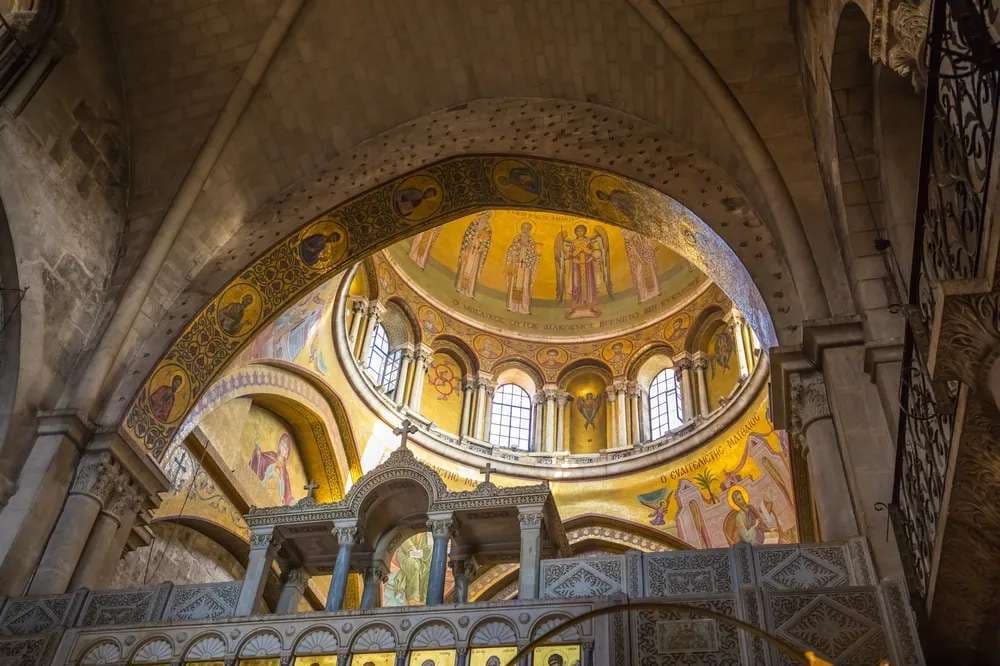 Cardinal Pizzaballa washes priests’ feet during Holy Thursday Mass, speaks of ‘a love that humbles itself’