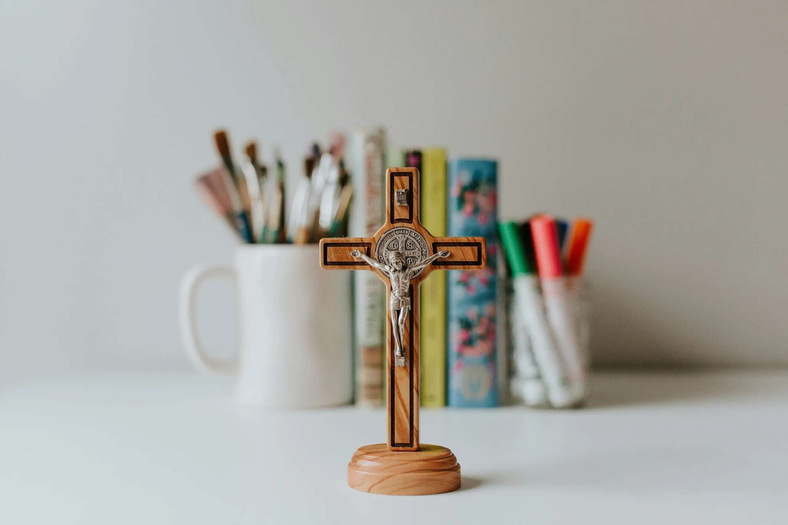 CatholicVote urges appeals court to reverse ruling against Catholic teacher over desk crucifix