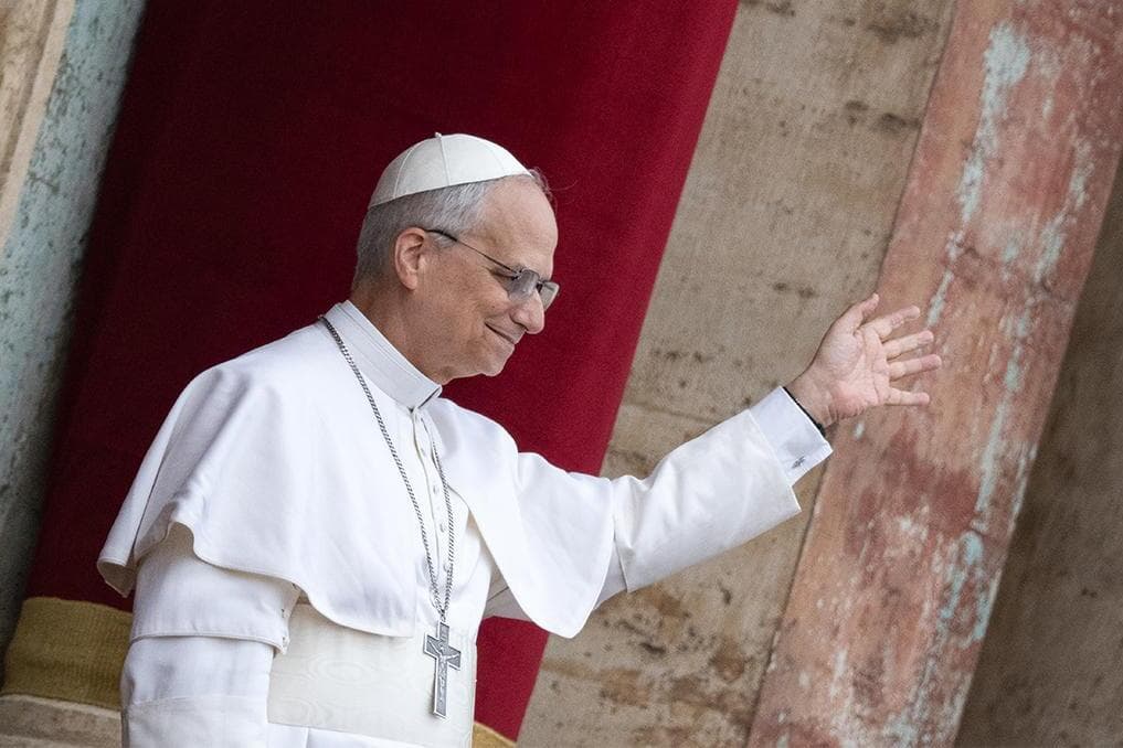 Pope Leo surprises 120K ecstatic young people at Jubilee of Youth